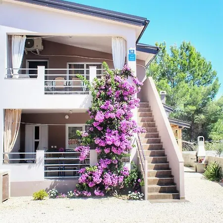 Apartment Marijana Vir Exterior photo